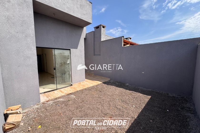 Casa &agrave; venda - 57m&sup2; - JARDIM PINHEIRINHO