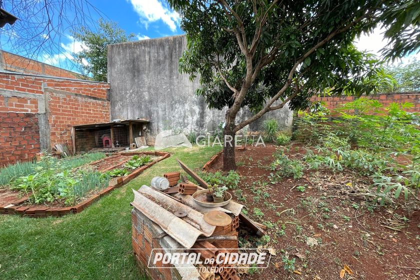 Casa &agrave; venda - 48m&sup2; - JARDIM PINHEIRINHO