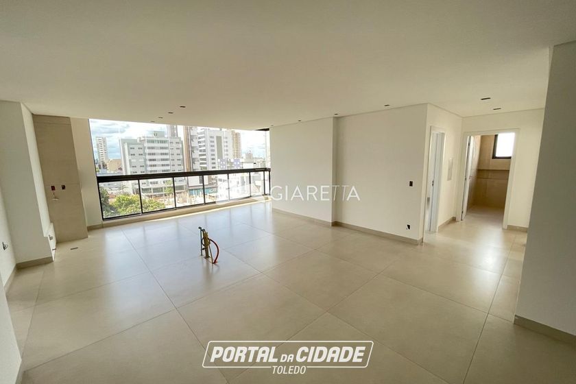 Apartamento para alugar - 111m&sup2; - CENTRO