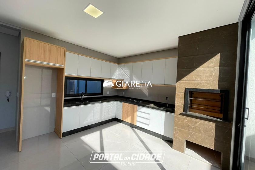 Sobrado &agrave; venda - 130m&sup2; - JARDIM PANCERA