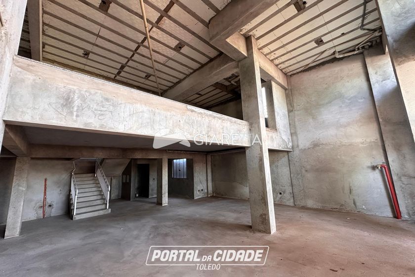 Sala Comercial &agrave; venda - 300m&sup2; - VILA OPERARIA