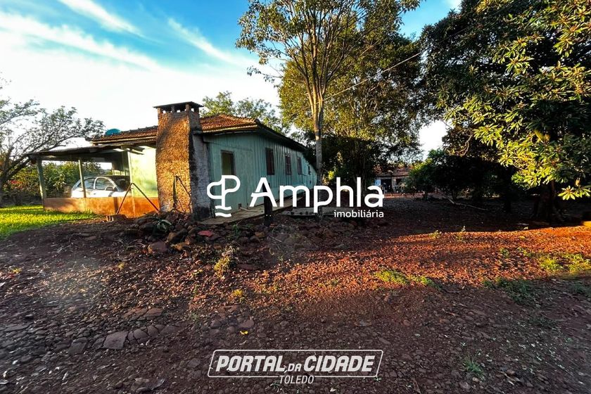 Ch&aacute;cara &agrave; venda - 37590m&sup2; - Centro (Margarida)