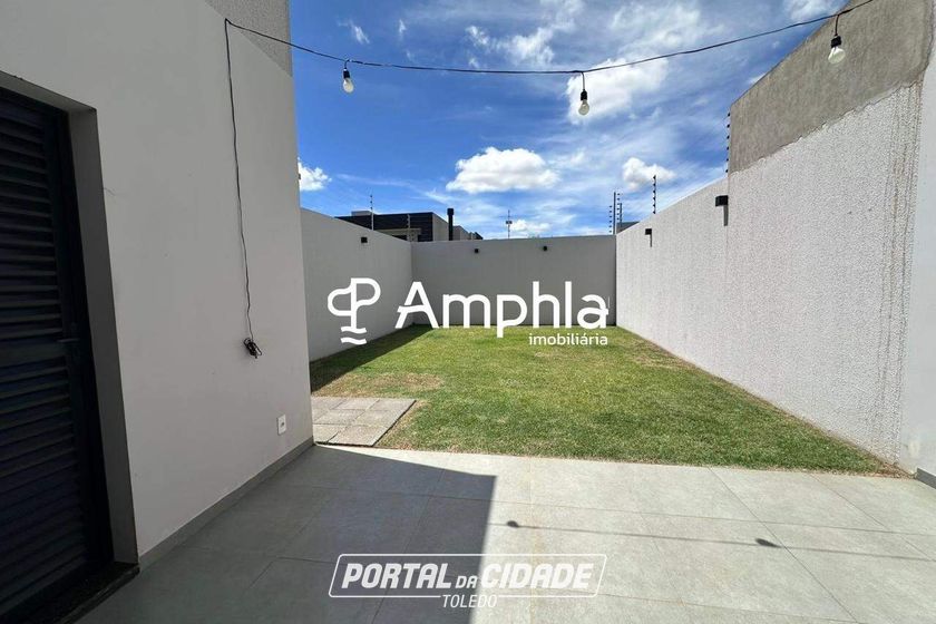 Sobrado &agrave; venda - 130m&sup2; - Recanto Tropical