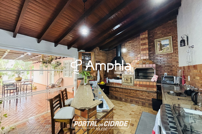 Casa &agrave; venda - 369m&sup2; - Centro