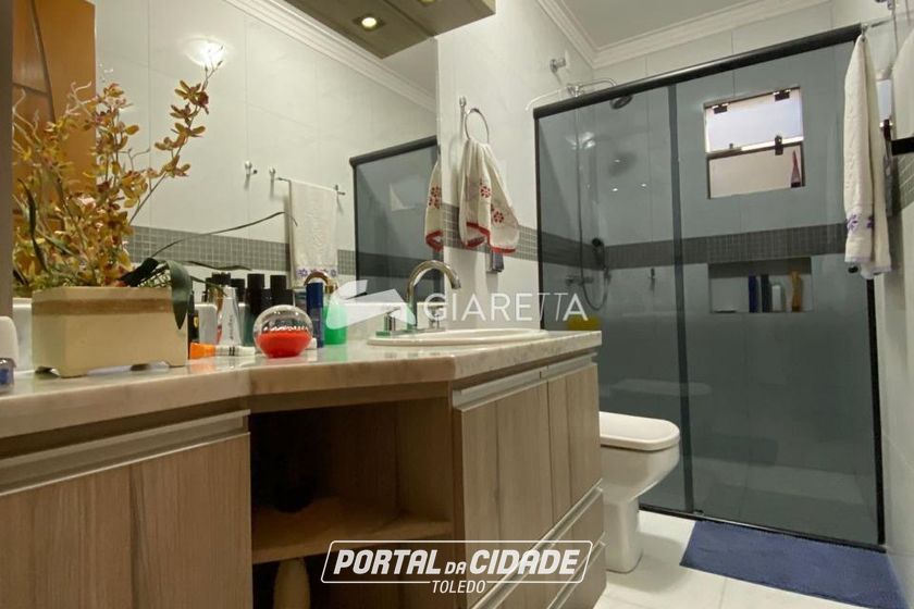 Casa &agrave; venda - 214m&sup2; - CENTRO