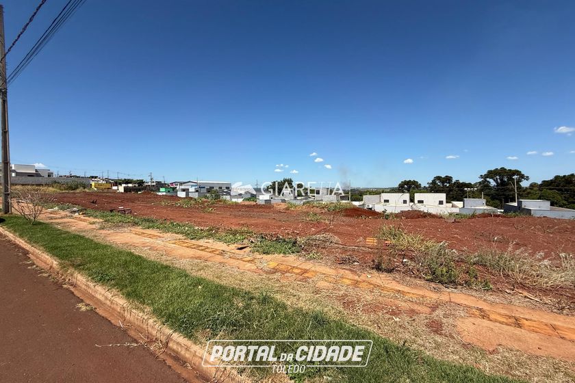Terreno &agrave; venda - 250m&sup2; - JARDIM PANORAMA