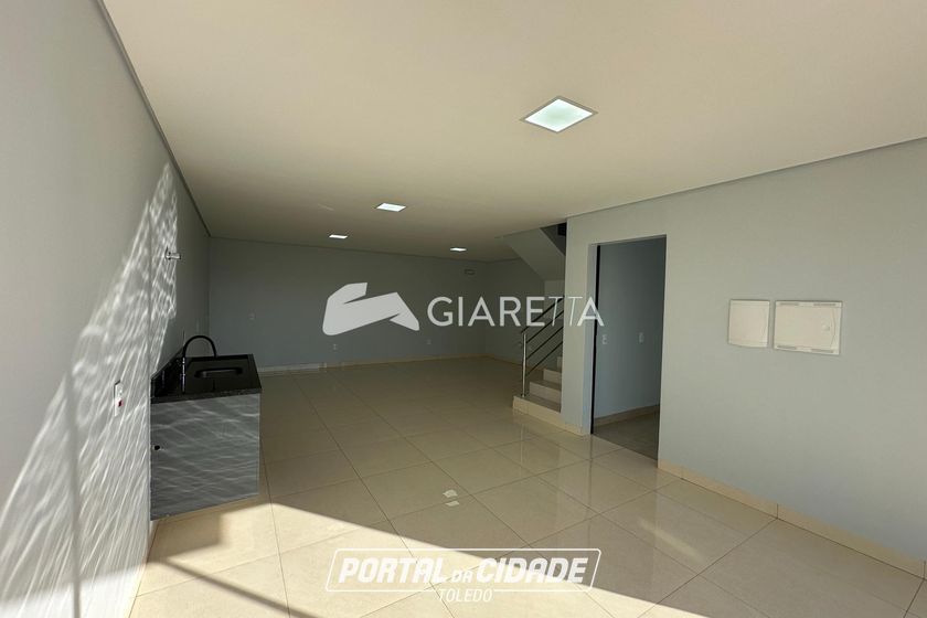 Sobrado para alugar - 115m&sup2; - JARDIM PARIZOTTO