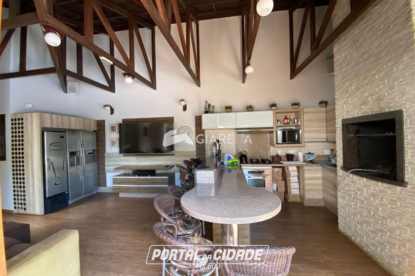 Casa &agrave; venda - 214m&sup2; - CENTRO