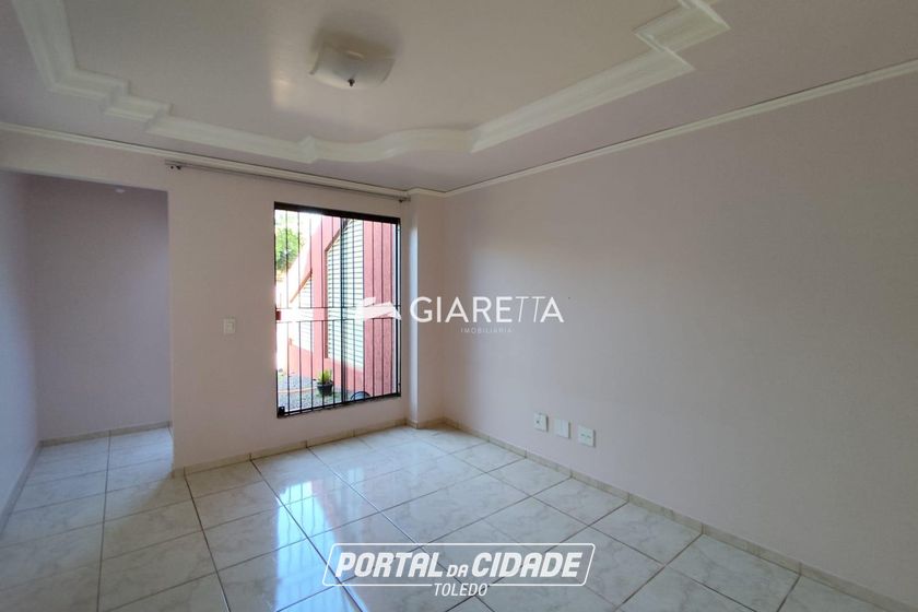 Sobrado para alugar - 124m&sup2; - JARDIM PANCERA
