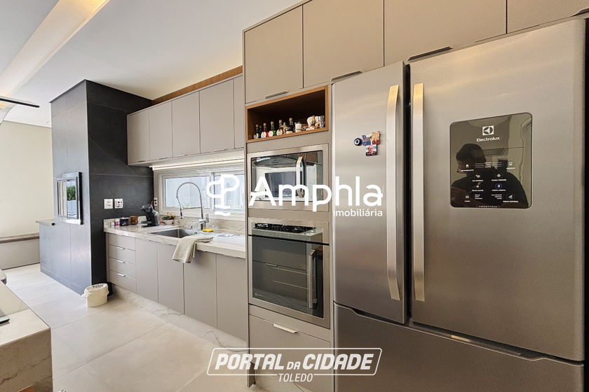 Sobrado &agrave; venda - 348m&sup2; - Maria Luiza