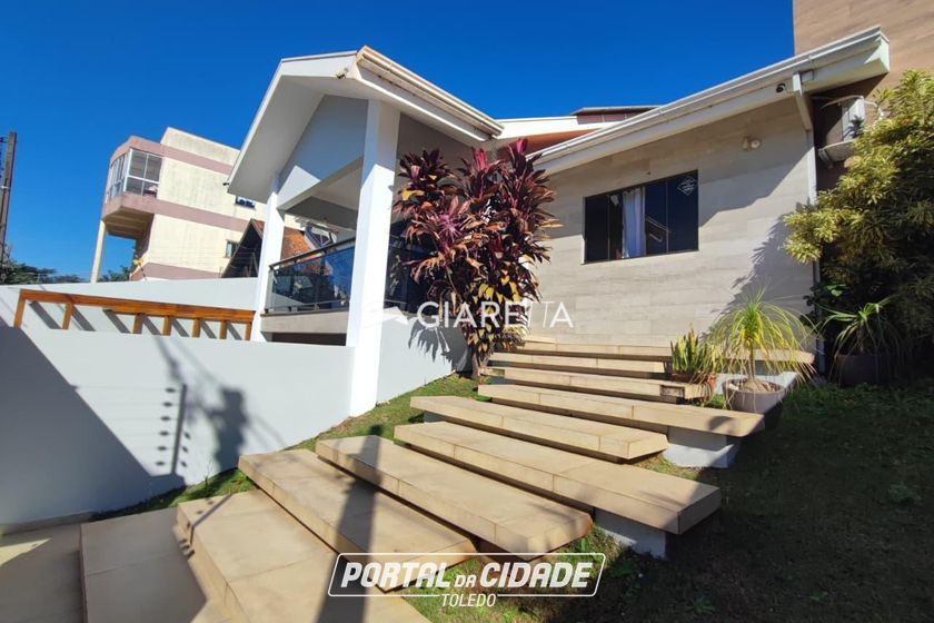 Casa para alugar - 175m&sup2; - CENTRO