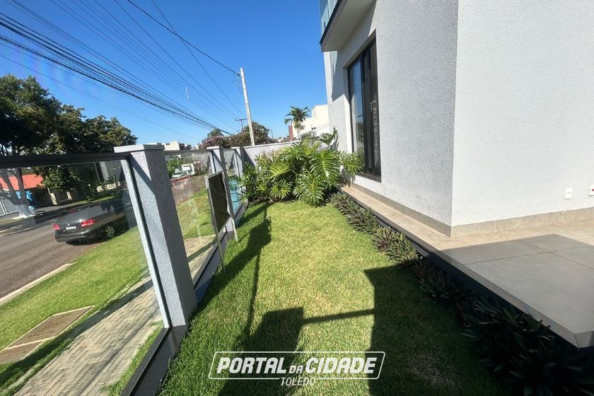 Sobrado &agrave; venda - 200m&sup2; - Maria Luiza