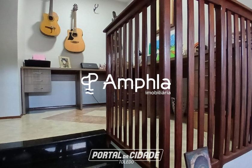 Sobrado &agrave; venda - 250m&sup2; - Recanto Tropical
