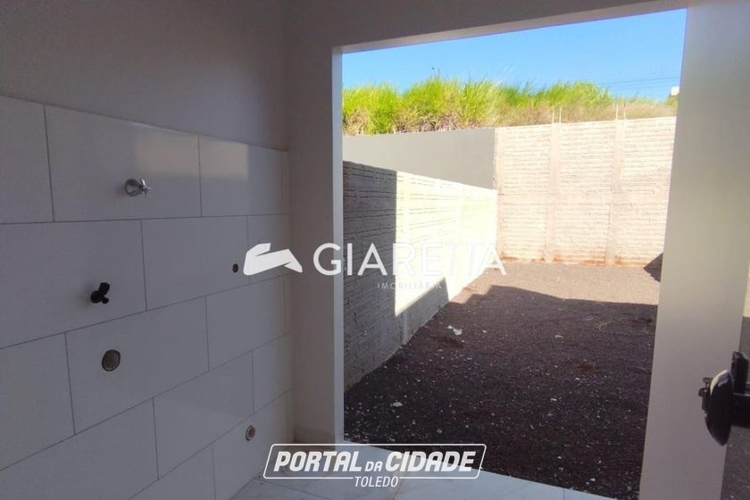 Casa para alugar - 60m&sup2; - JARDIM BRESSAN