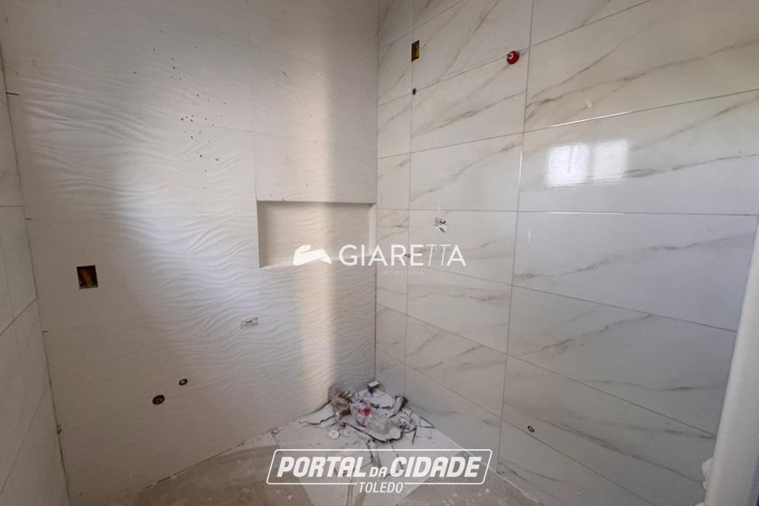 Casa &agrave; venda - 57m&sup2; - JARDIM PINHEIRINHO