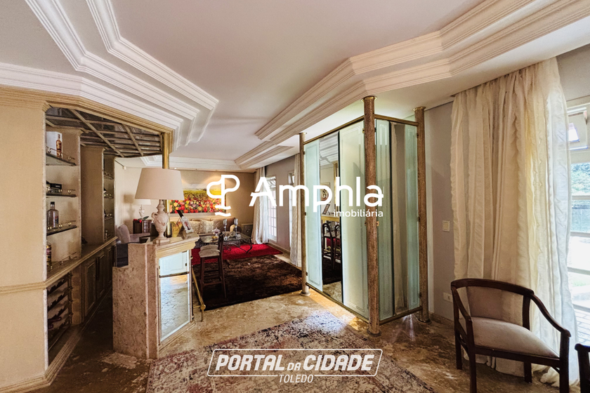 Casa &agrave; venda - 369m&sup2; - Centro