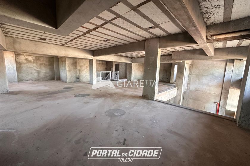 Sala Comercial &agrave; venda - 300m&sup2; - VILA OPERARIA