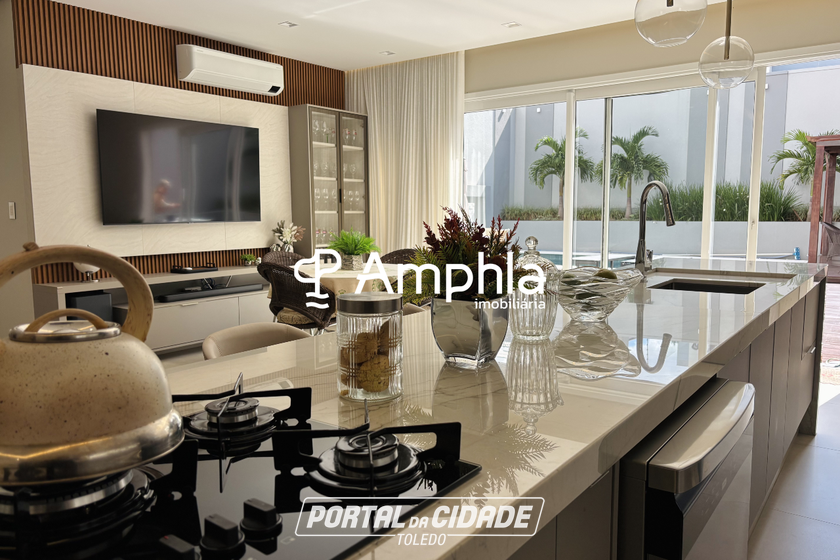 Sobrado &agrave; venda - 348m&sup2; - Maria Luiza