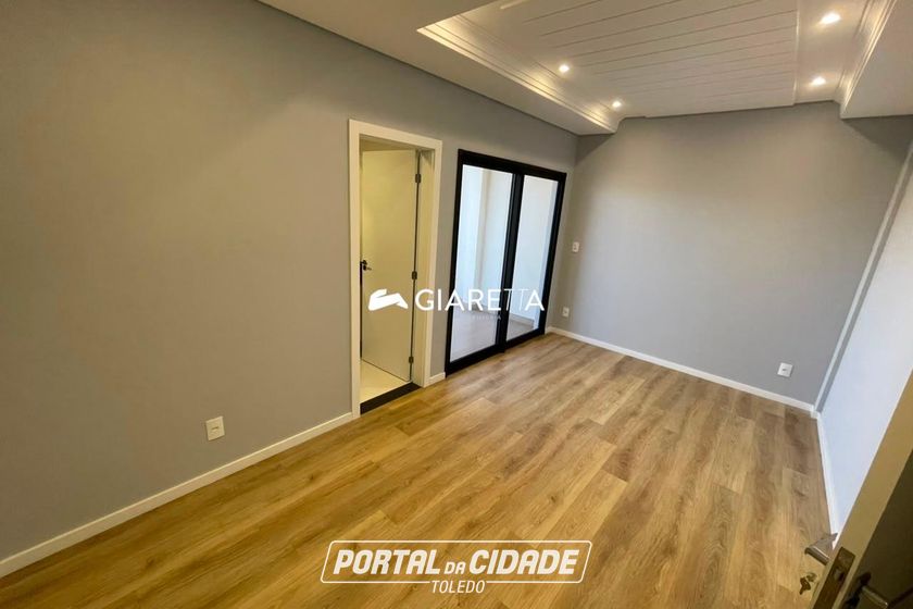 Sobrado &agrave; venda - 130m&sup2; - JARDIM PANCERA