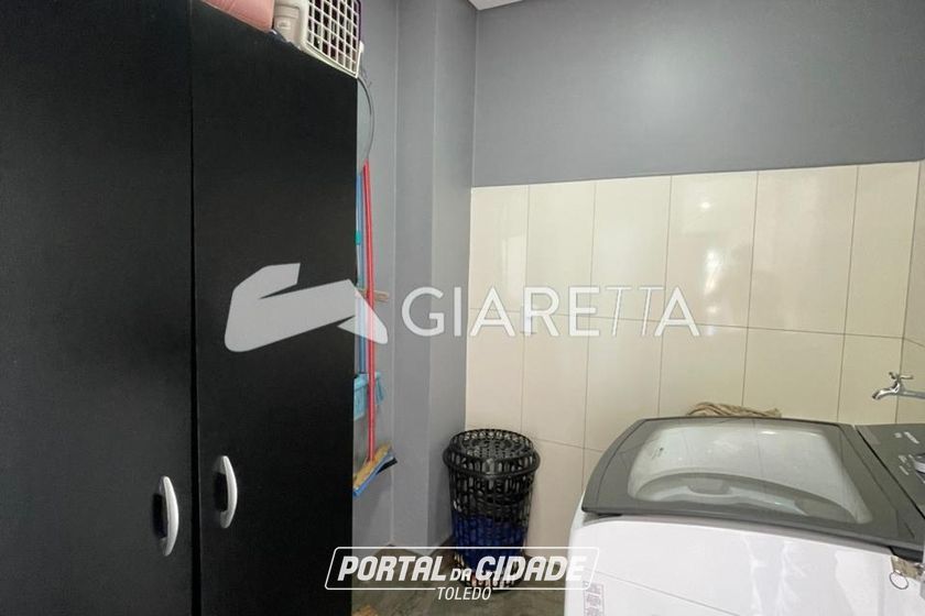 Sobrado &agrave; venda - 132m&sup2; - JARDIM PANCERA
