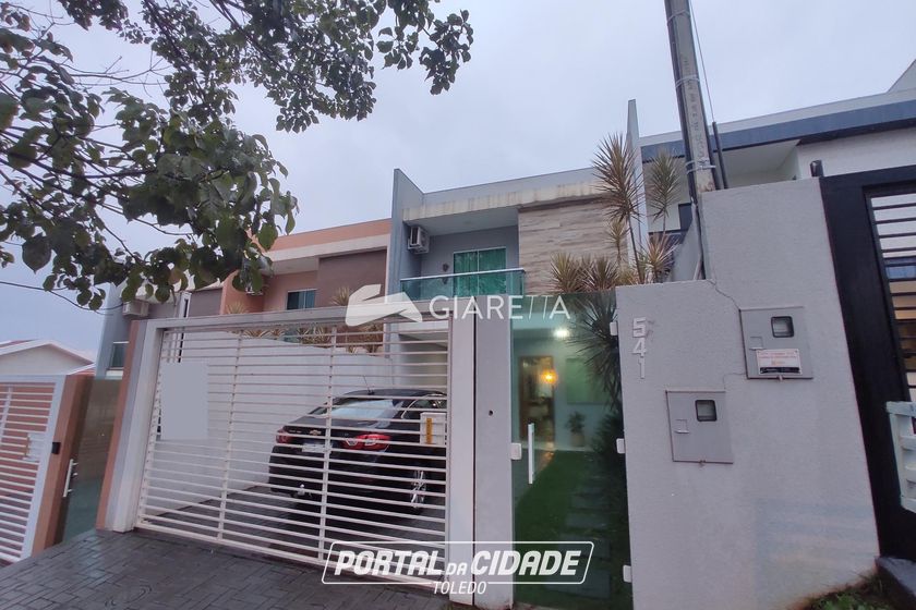 Sobrado &agrave; venda - 131m&sup2; - JARDIM PANCERA