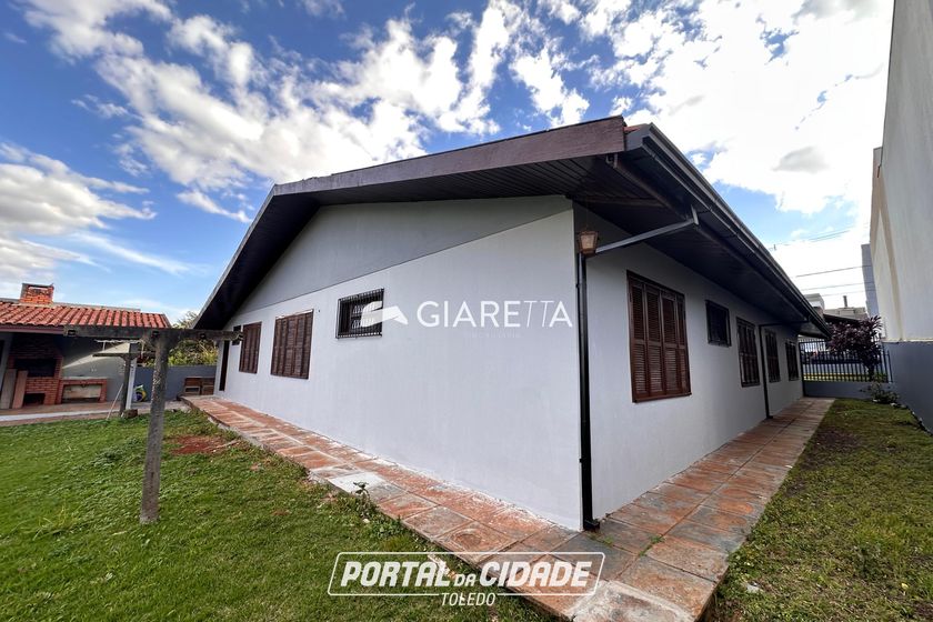 Casa para alugar - 300m&sup2; - CENTRO