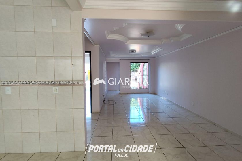 Sobrado para alugar - 124m&sup2; - JARDIM PANCERA