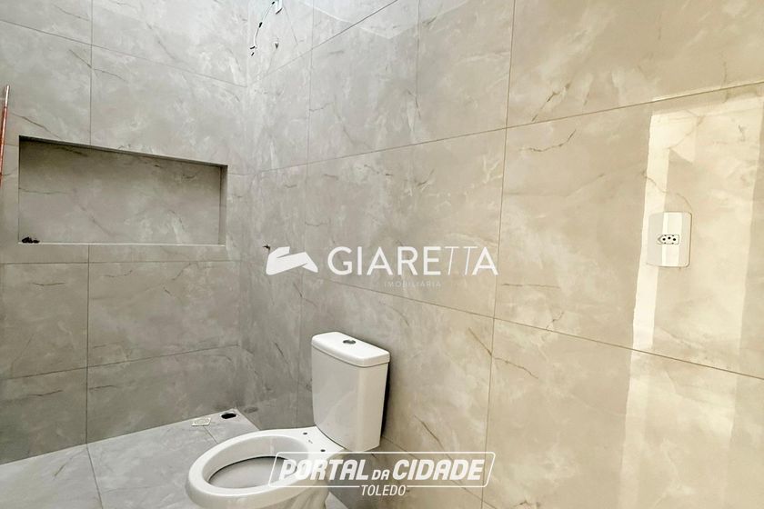Casa &agrave; venda - 49m&sup2; - JARDIM PINHEIRINHO