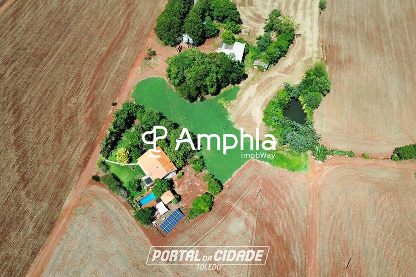Terreno &agrave; venda - 90m&sup2; - Centro