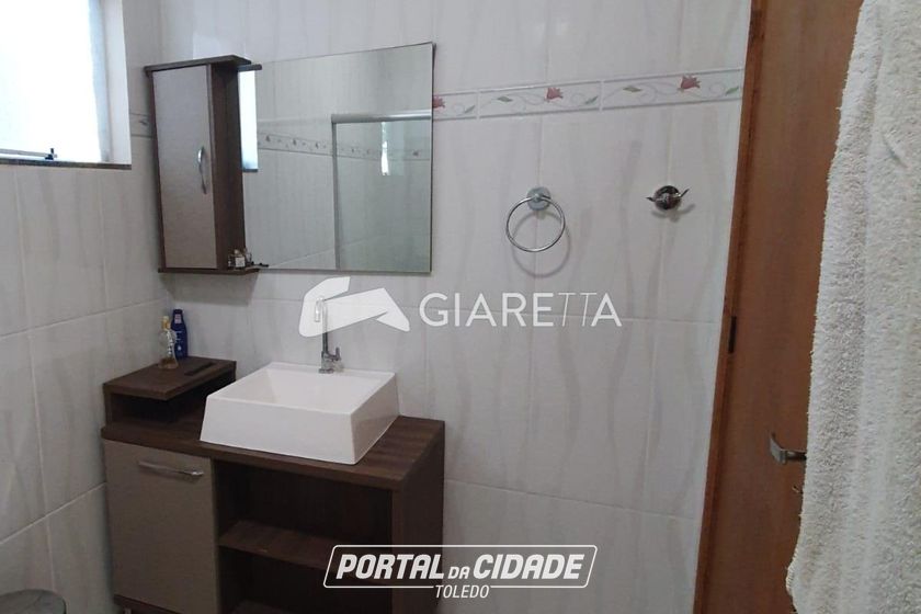 Sobrado &agrave; venda - 240m&sup2; - JARDIM PARIZOTTO