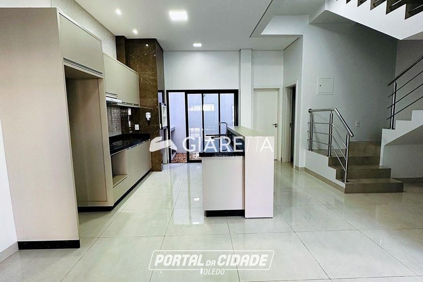 Sobrado &agrave; venda - 110m&sup2; - JARDIM PANCERA