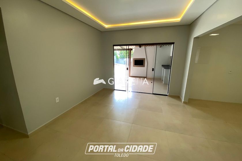 Casa &agrave; venda - 121m&sup2; - JARDIM PANCERA