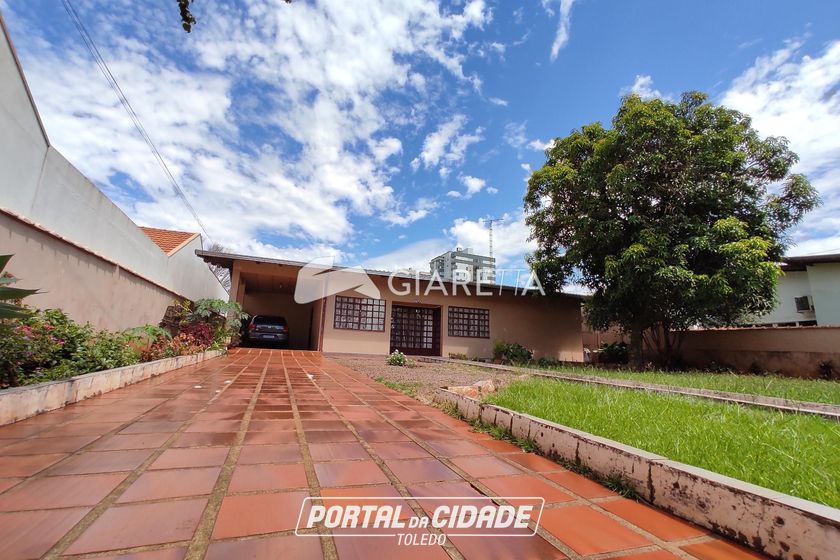 Casa &agrave; venda - 239m&sup2; - CENTRO