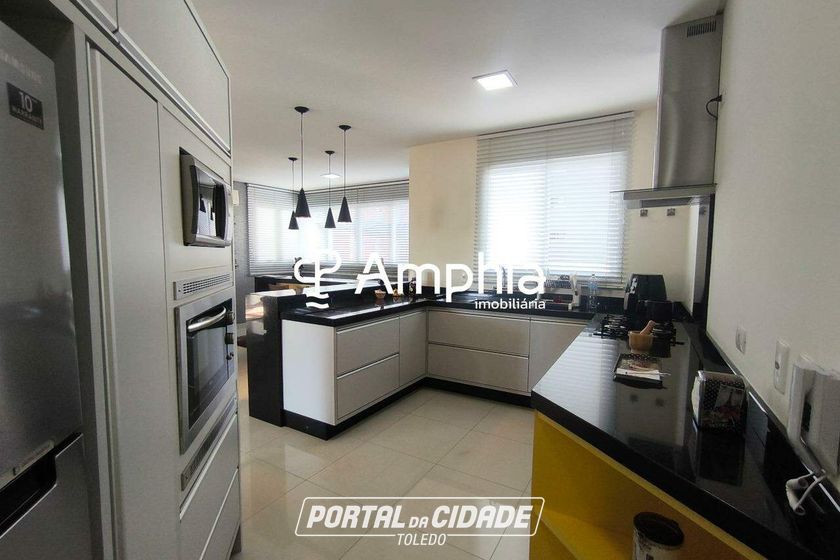 Apartamento &agrave; venda - 230m&sup2; - Centro