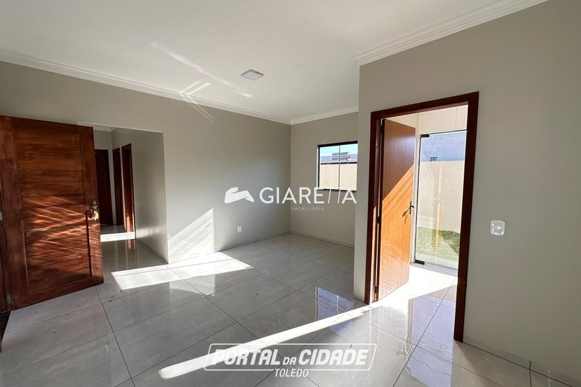 Casa &agrave; venda - 70m&sup2; - JARDIM PINHEIRINHO