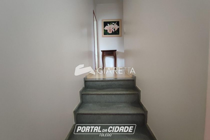 Sobrado &agrave; venda - 137m&sup2; - JARDIM GISELA