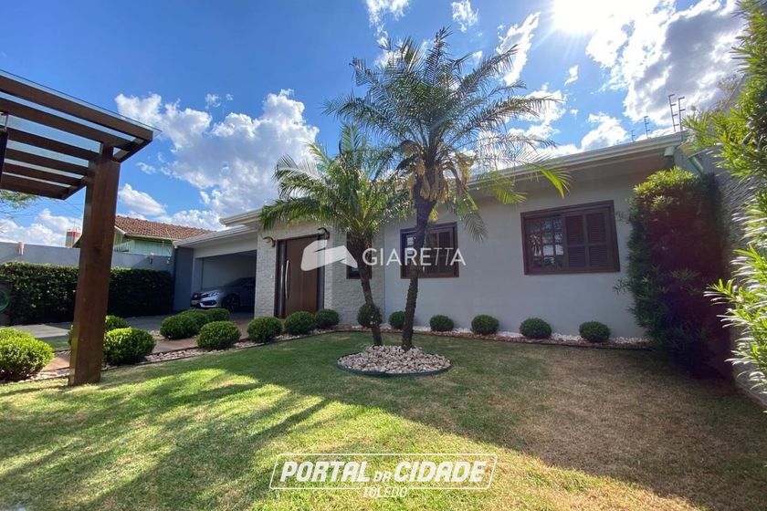 Casa &agrave; venda - 214m&sup2; - CENTRO