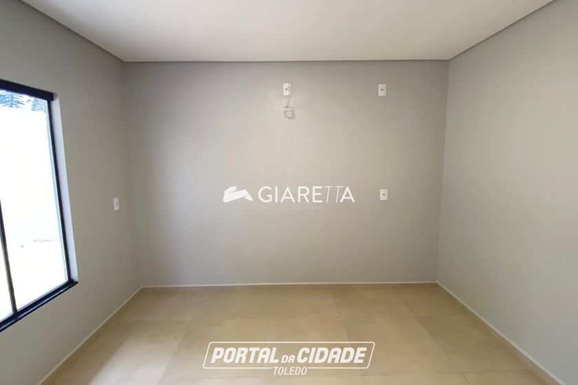 Casa &agrave; venda - 121m&sup2; - JARDIM PANCERA