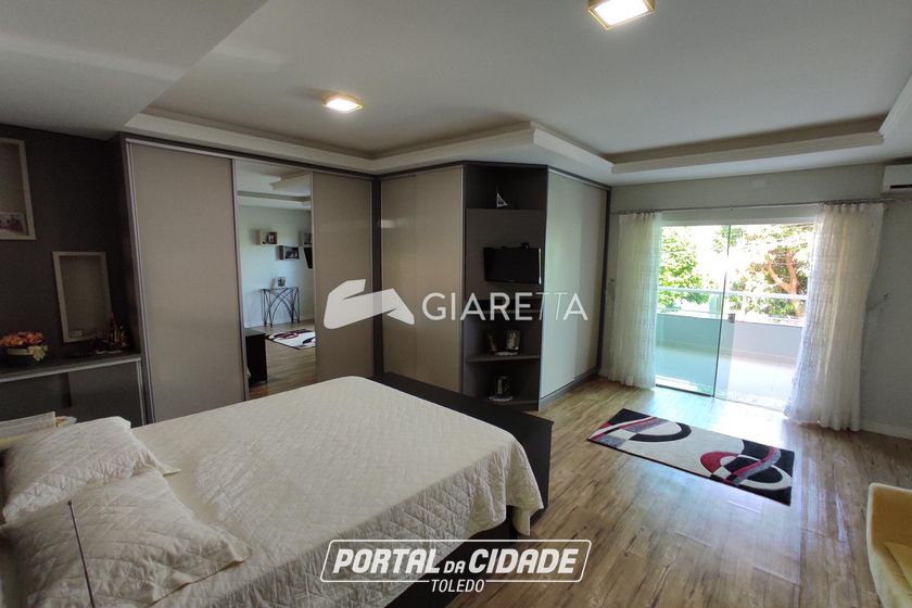 Sobrado &agrave; venda - 225m&sup2; - CENTRO