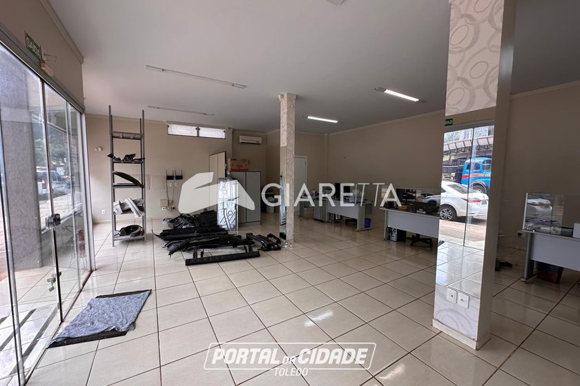 Sala Comercial &agrave; venda - 330m&sup2; - JARDIM GISELA