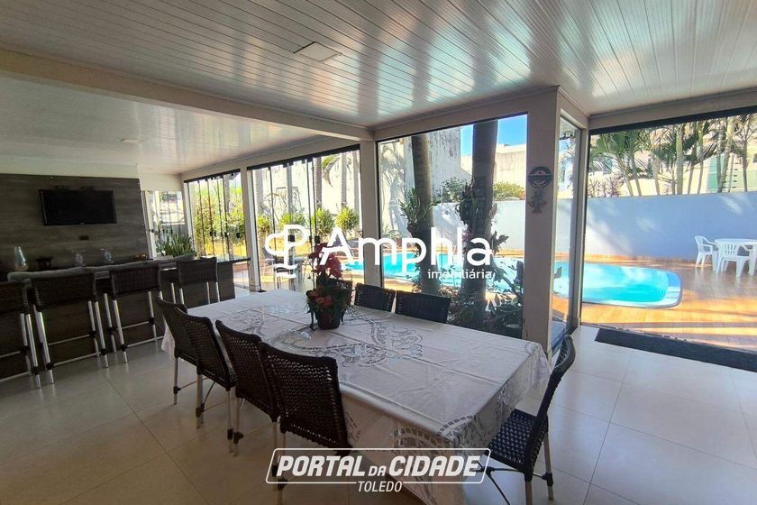 Sobrado &agrave; venda - 345m&sup2; - Recanto Tropical