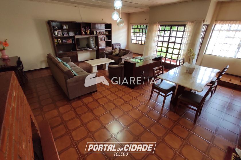 Casa &agrave; venda - 239m&sup2; - CENTRO