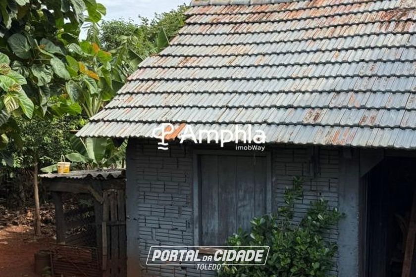 Ch&aacute;cara &agrave; venda - 11132m&sup2; - Centro