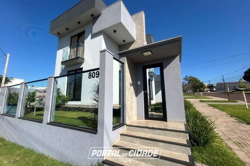 Sobrado &agrave; venda - 200m&sup2; - Maria Luiza