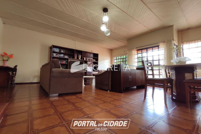 Casa &agrave; venda - 239m&sup2; - CENTRO