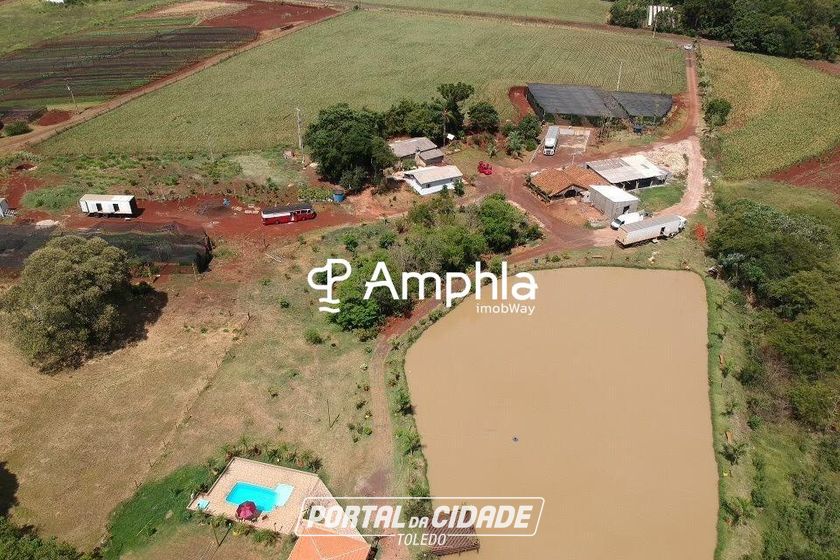 Ch&aacute;cara &agrave; venda - 70180m&sup2; - Centro