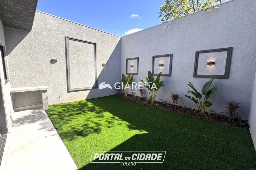Casa &agrave; venda - 100m&sup2; - JARDIM PARIZOTTO