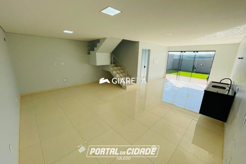 Sobrado para alugar - 115m&sup2; - JARDIM PARIZOTTO
