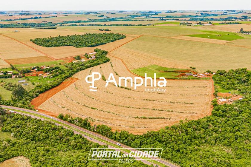 Terreno &agrave; venda - 127000m&sup2; - Zona Rural