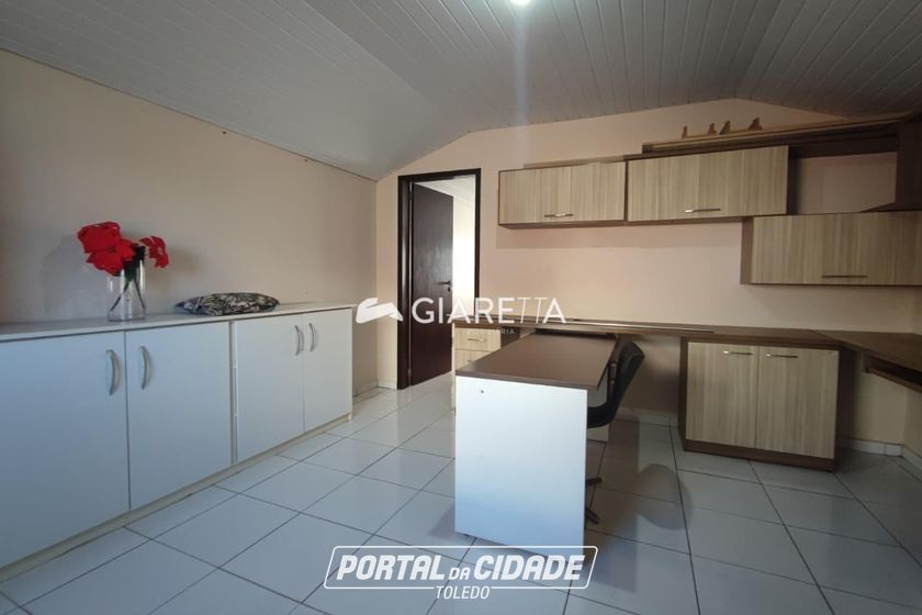Casa para alugar - 175m&sup2; - CENTRO